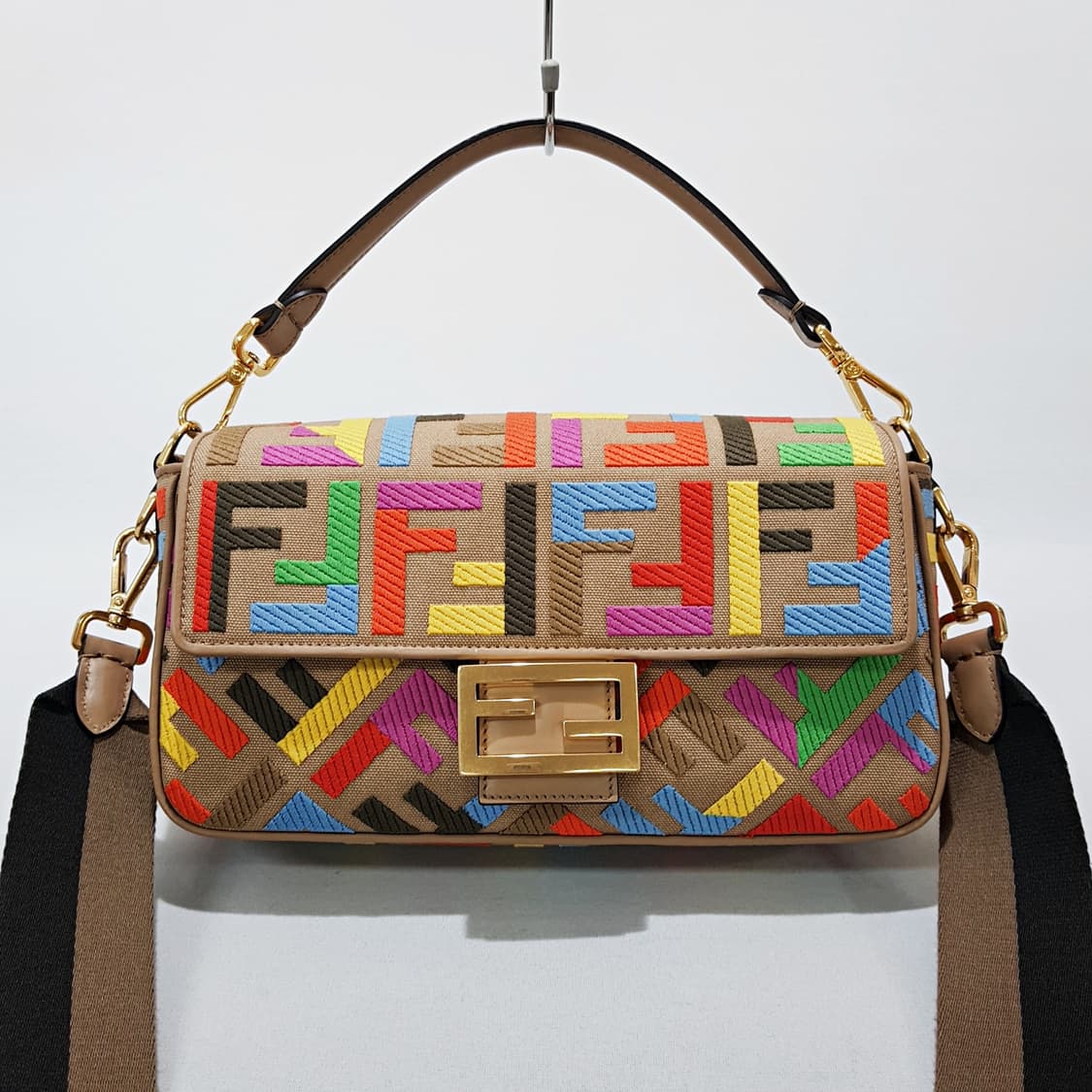 펜디 8BR600 바게트 미디움 숄더백 상품이미지2