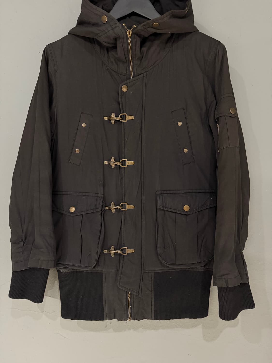 buckle point pocket detail jumper 상품이미지5