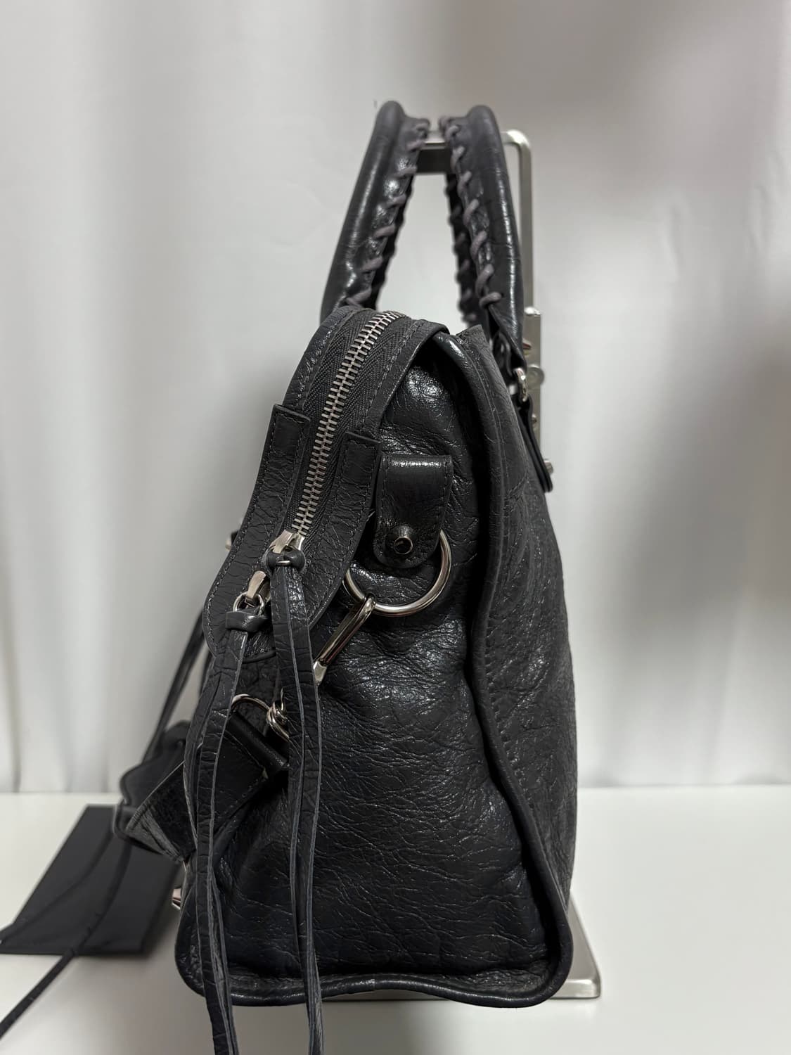 발렌시아가 시티 모터백 다크그레이 상품이미지4