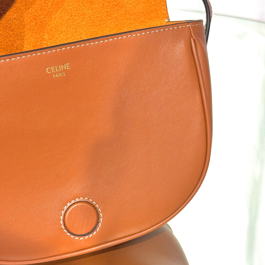 [정품] 셀린느 트리옹프 퀴르 폴코백 레더 브라운 상품이미지8