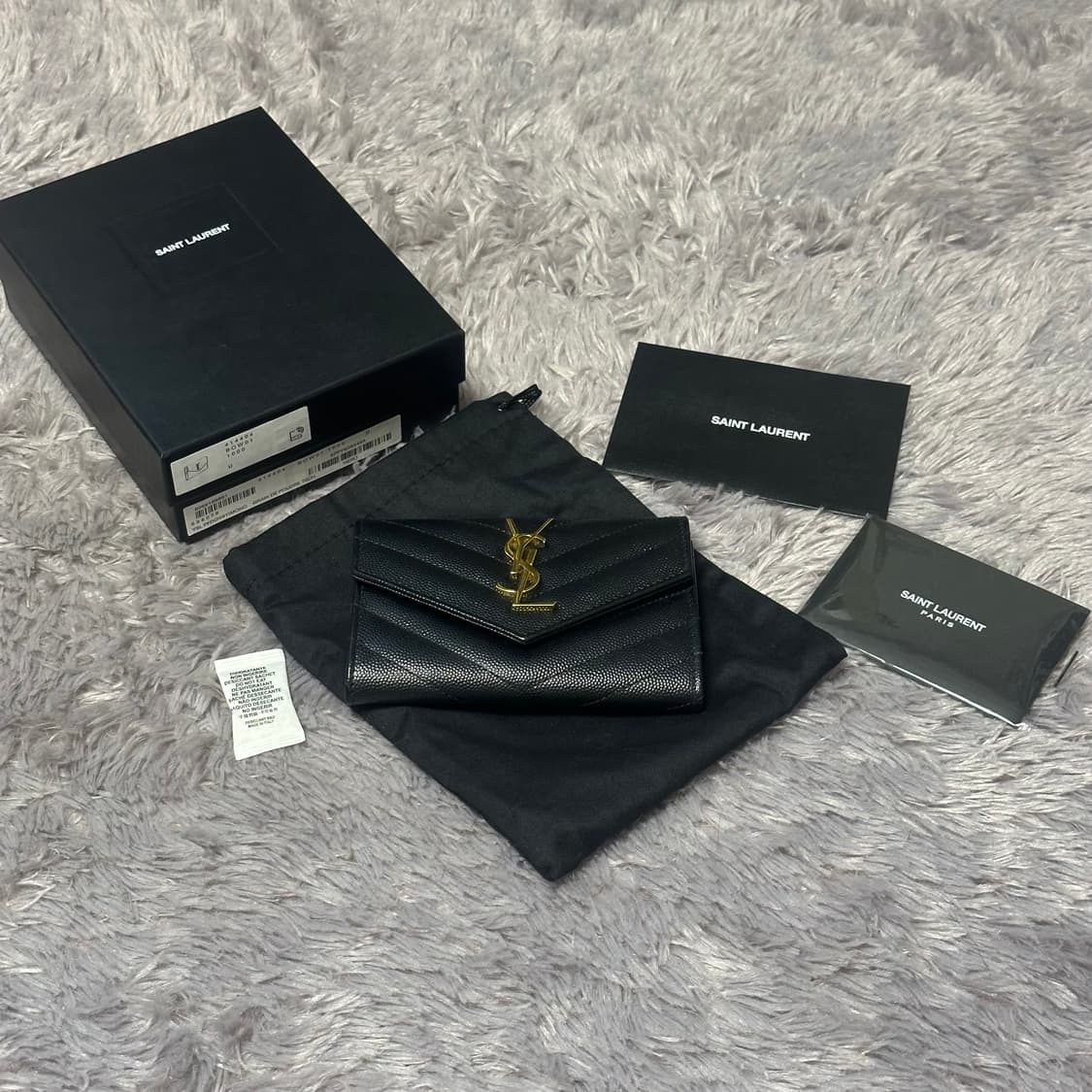 [풀구성] 입생로랑 마틀라세 엔벨로프 중지갑 블랙 상품이미지10