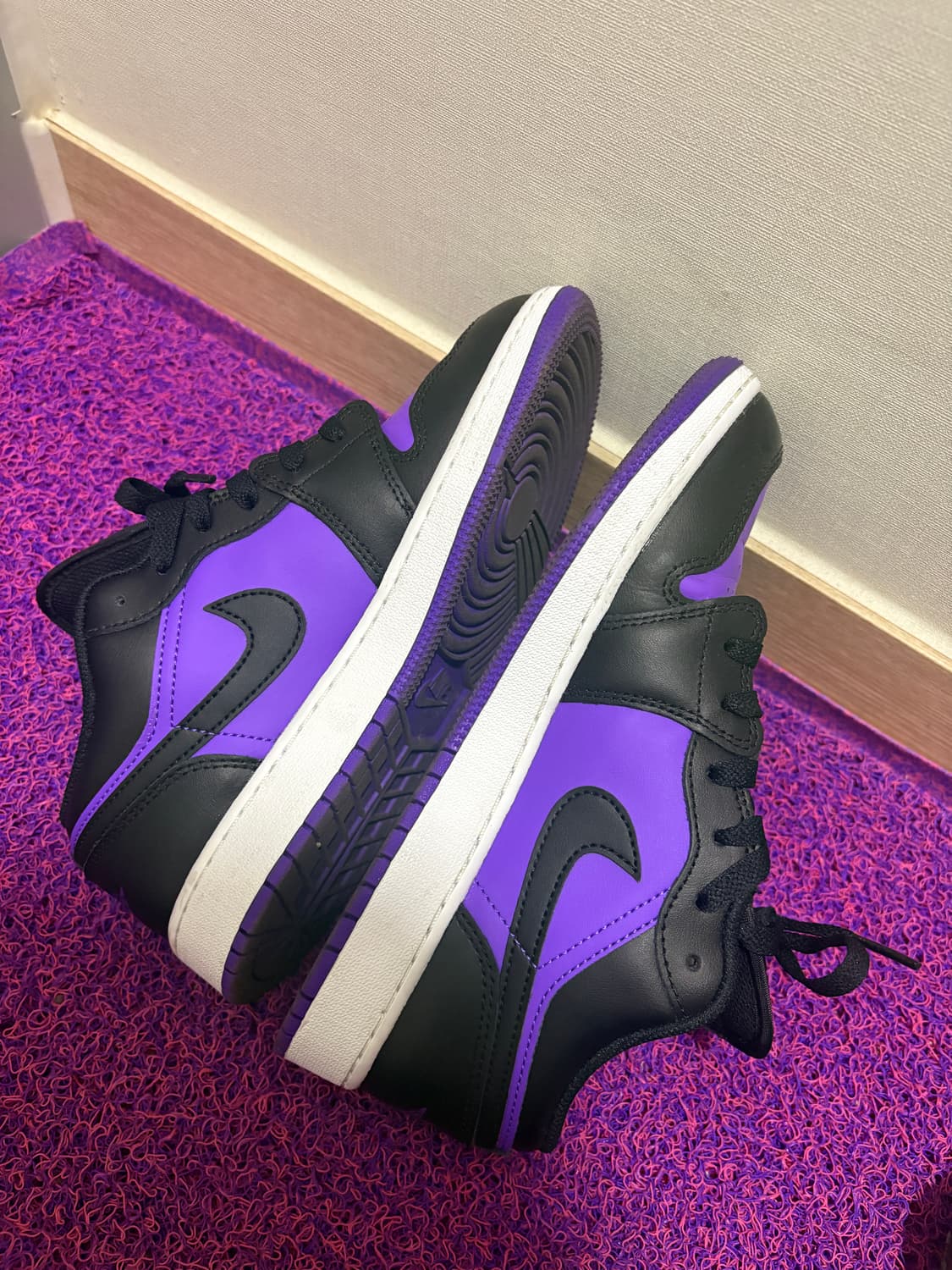에어조던1 로우 퍼플 베놈 상품이미지4