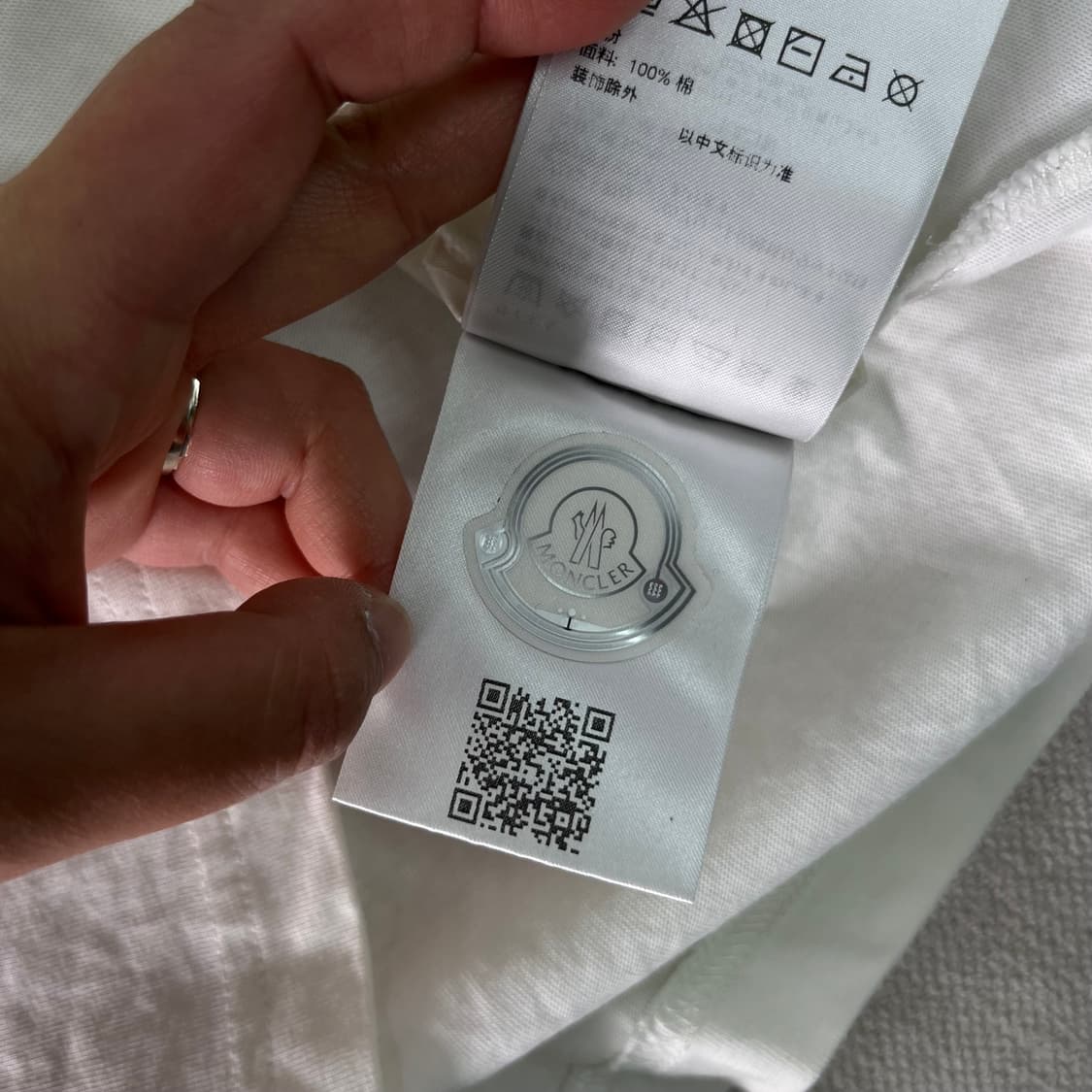 100 몽클레어 로고패치 라운드넥 반팔 티셔츠 상품이미지7