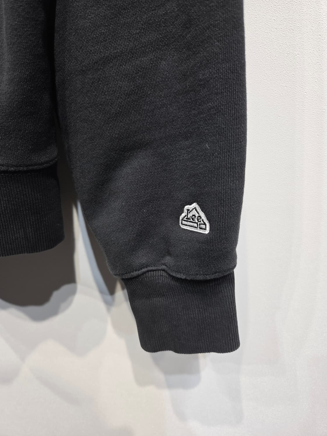 lee 스몰로고 블랙 후드티셔츠_M 상품이미지5