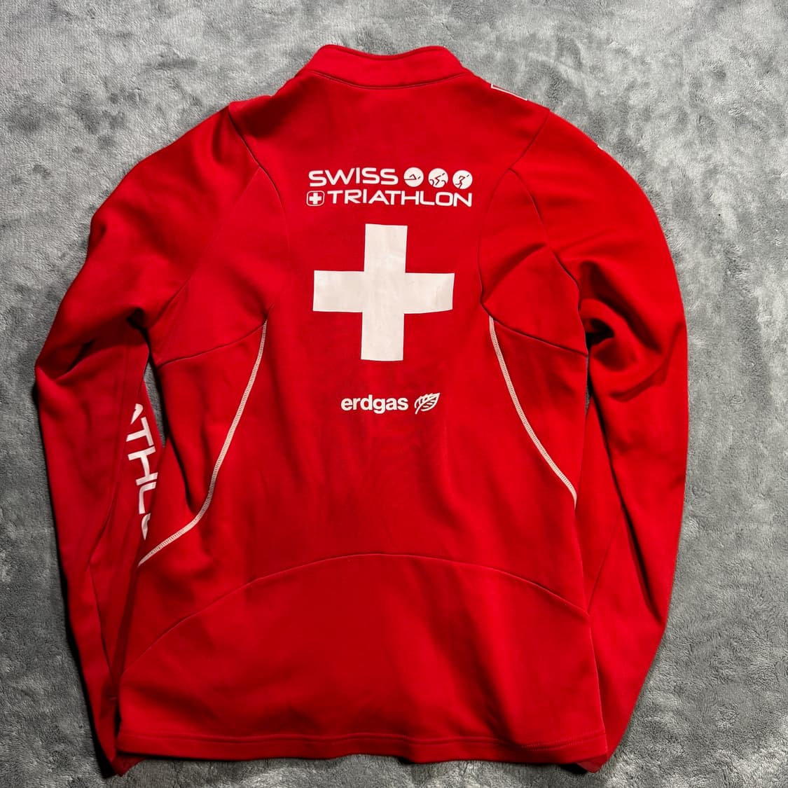 데상트 스위스 트라이애슬론 레드 져지 상품이미지3