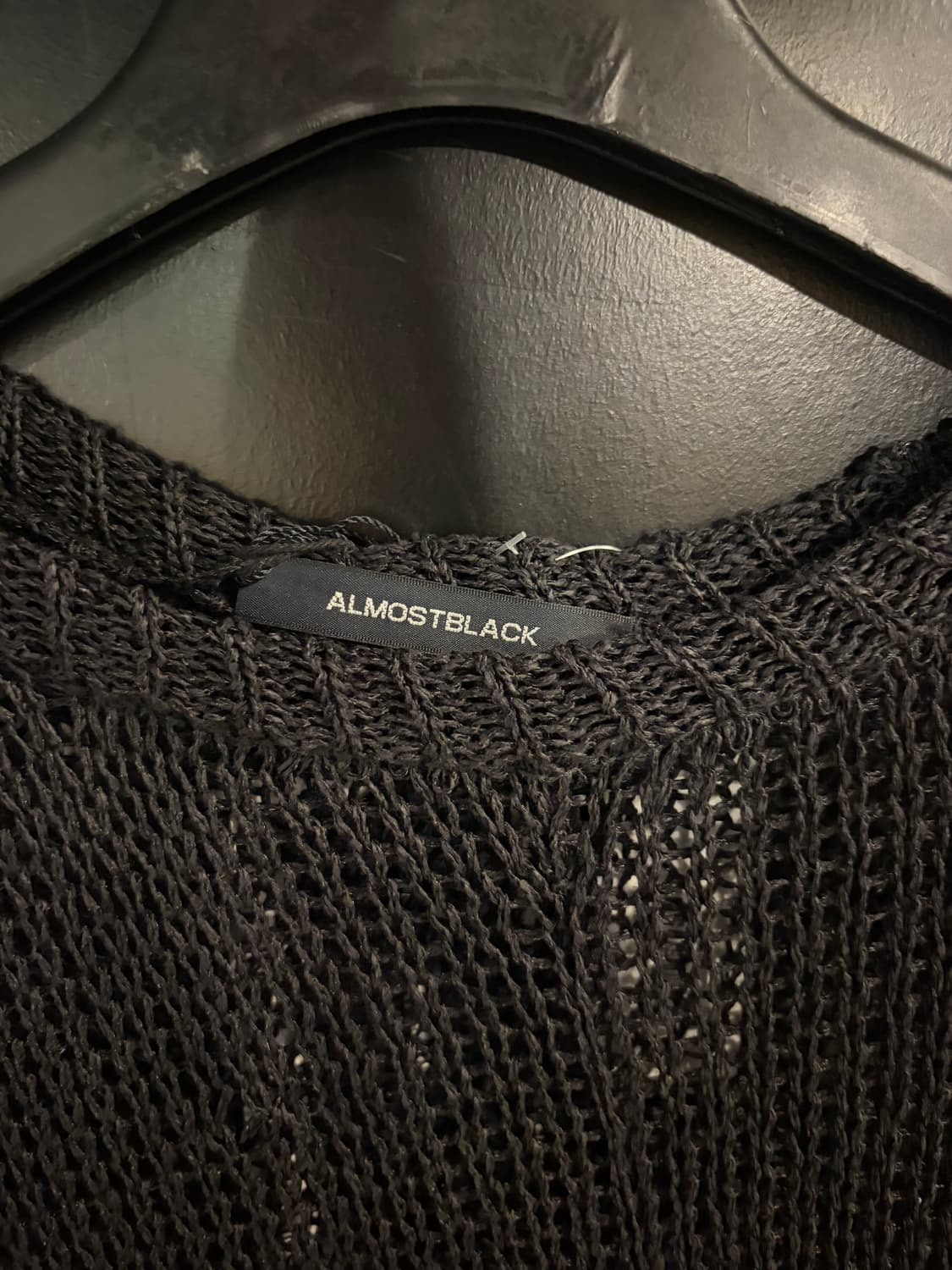 올모스트블랙 크루 넥 페이퍼 니트 상품이미지3