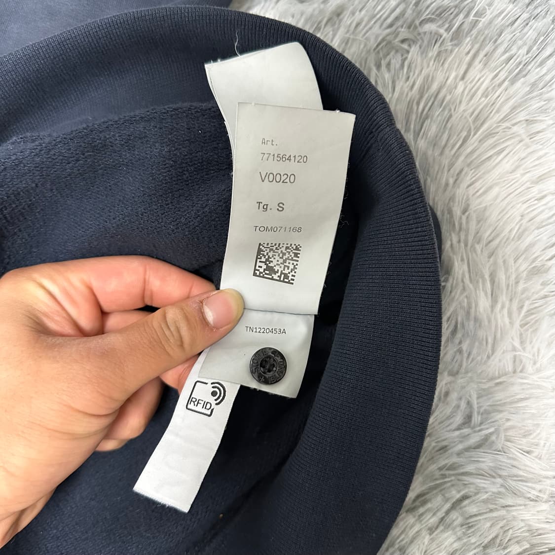 [21년식/정품] 스톤아일랜드 네이비 후드티 상품이미지7