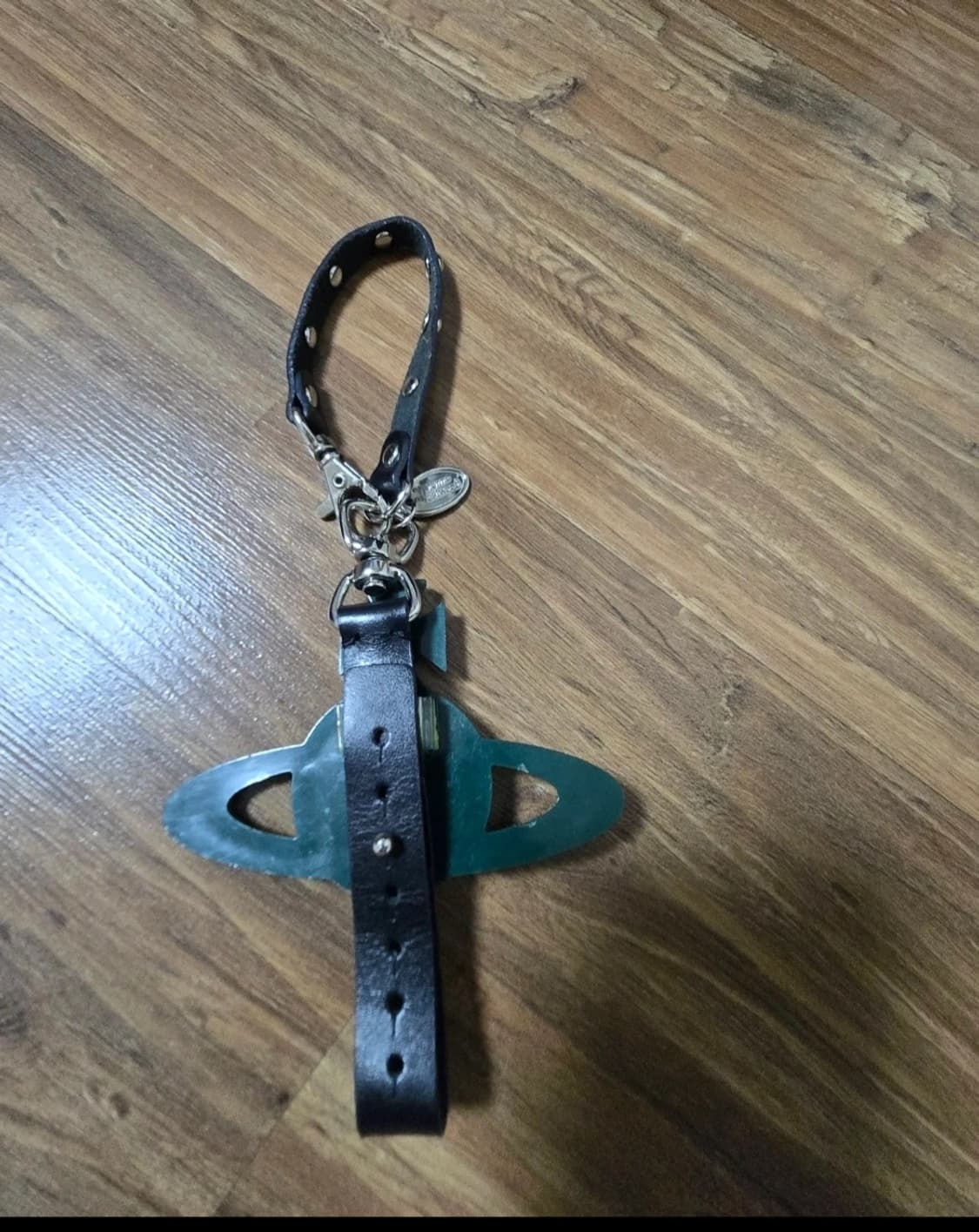 비비안 웨스트우드
오브 모티브 글러브 홀더 키링 상품이미지2