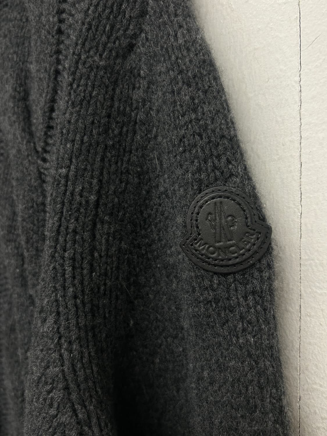 몽클레어 캐시미어 케이블 니트 목폴라 상품이미지4