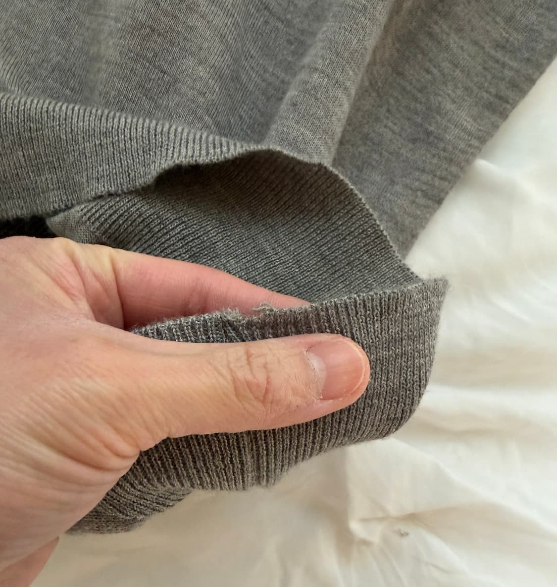 블러썸 에이치 컴퍼니 브이넥니트 상품이미지4