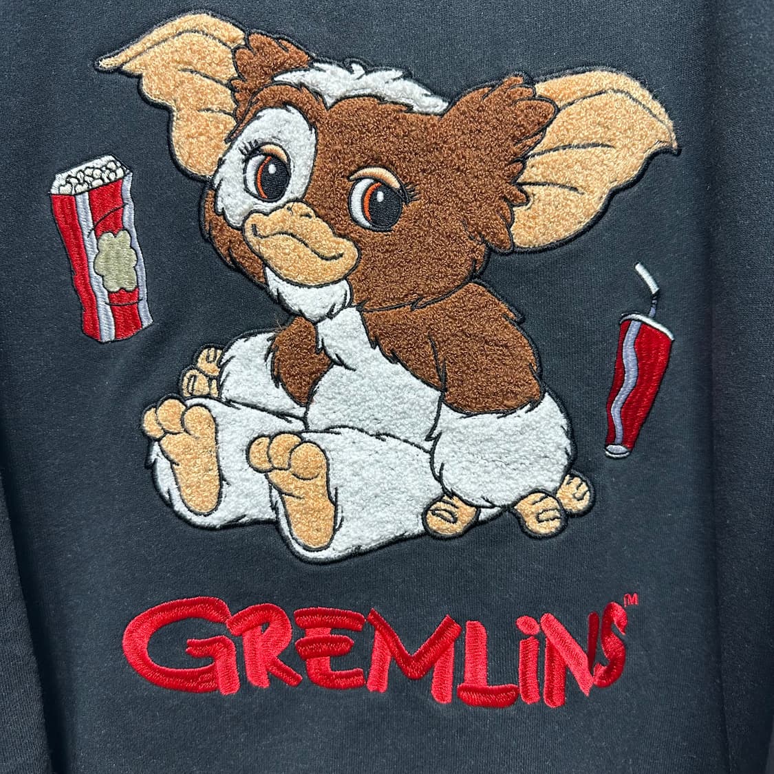 그렘린 기즈모 자수 스웻 상품이미지2