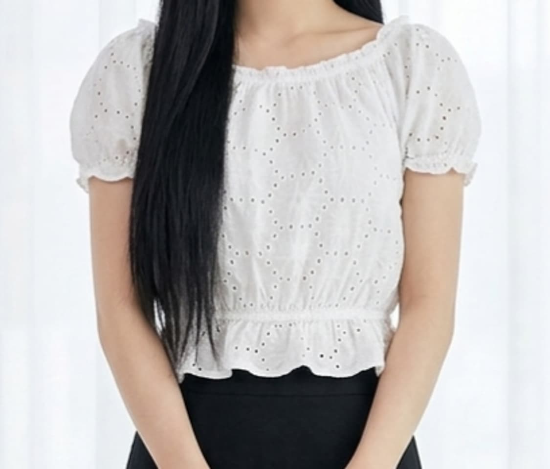 플라워패턴 화이트 펀칭 블라우스 상품이미지1