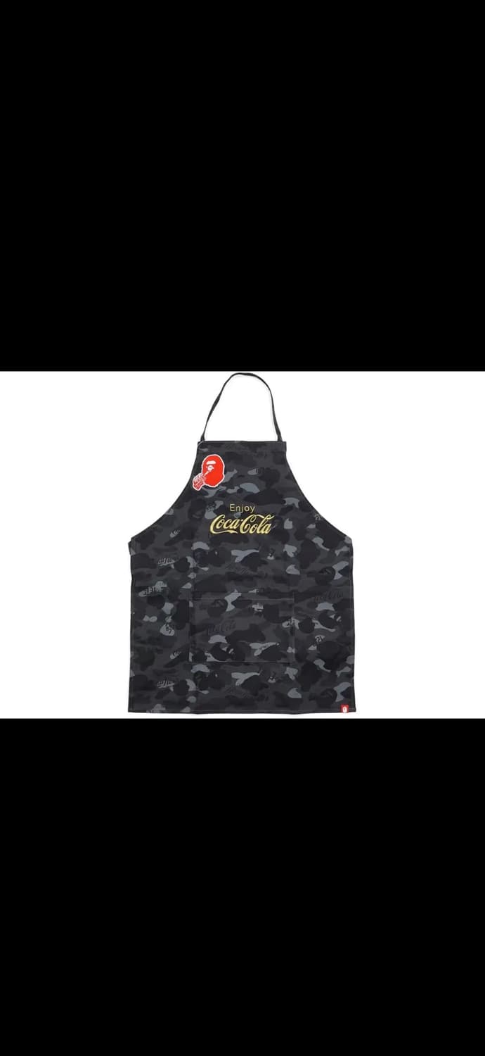 베이프 X 코카콜라 콜라보레이션 자수로고 에이프롱 블랙카모 상품이미지2