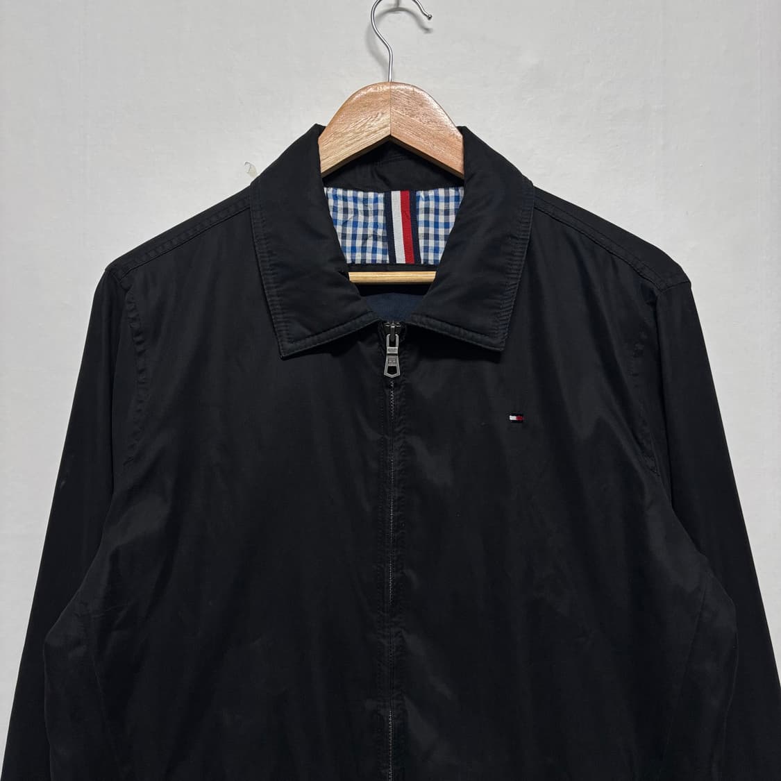 타미힐피거 블랙 스윙톱 자켓 상품이미지2