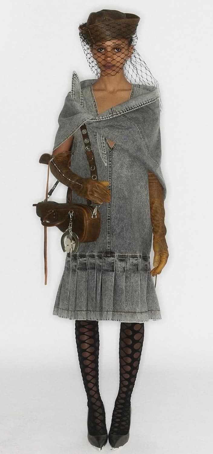 Vaquera 바퀘라 바이올린 숄더백 다크 브라운 상품이미지5