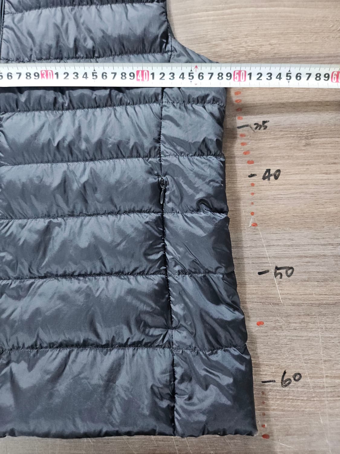 유니클로 경량 패딩 조끼 블랙  XL  남여가능 상품이미지4