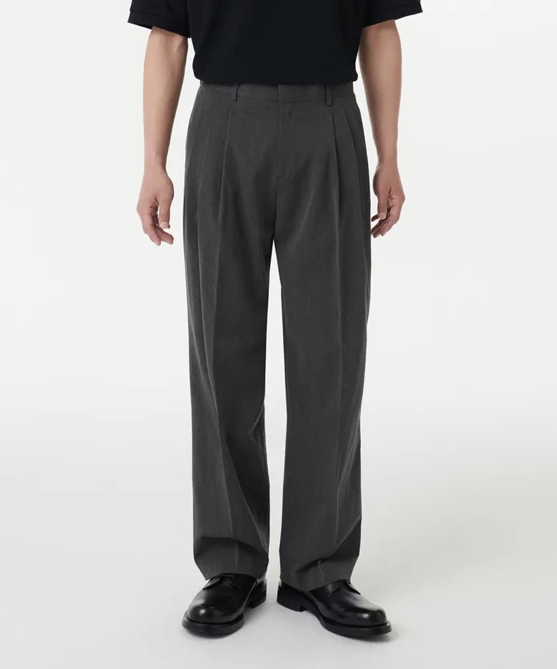 무신사 스탠다드 3턱 슬랙스 차콜 31사이즈 상품이미지1