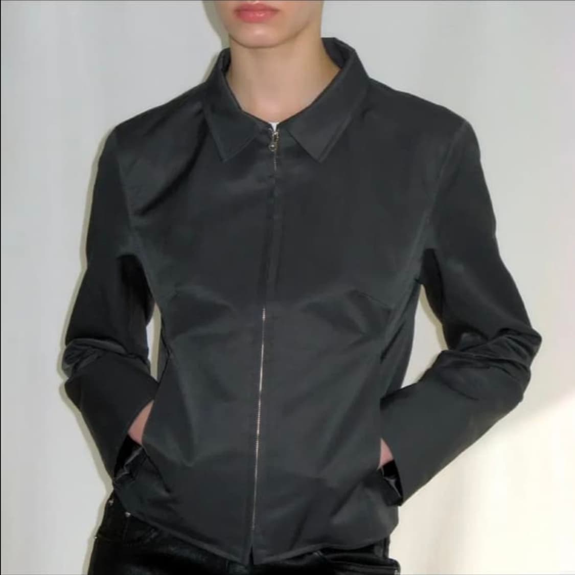 썬번프로젝트 모스 클래식 크롭 자켓 차콜 상품이미지2