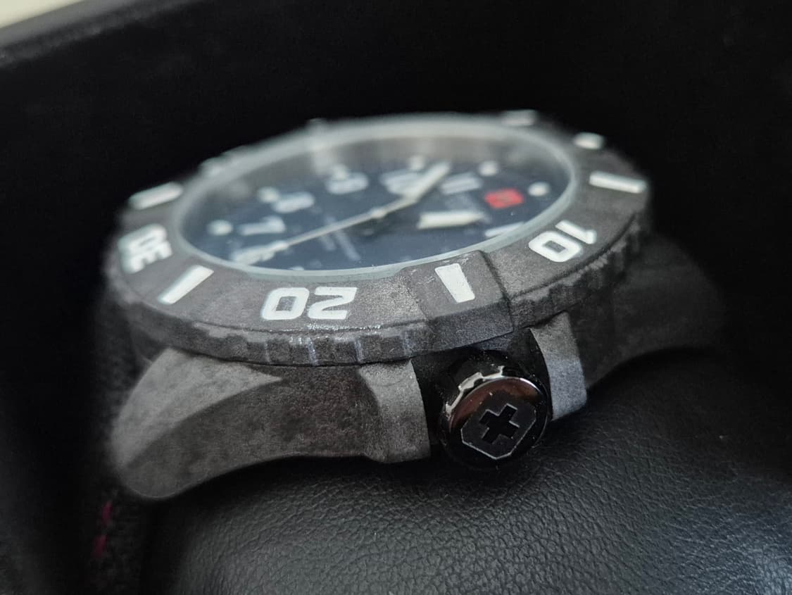 [SWISS MILITARY] 스위스 밀리터리 카본 시계 상품이미지3