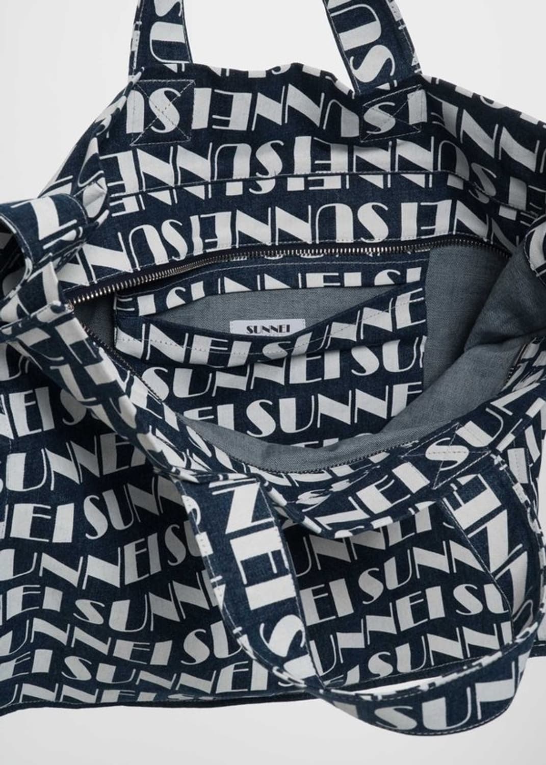 SUNNEI 올오버 로고 패턴 데님 토트백 (민트급) 상품이미지9