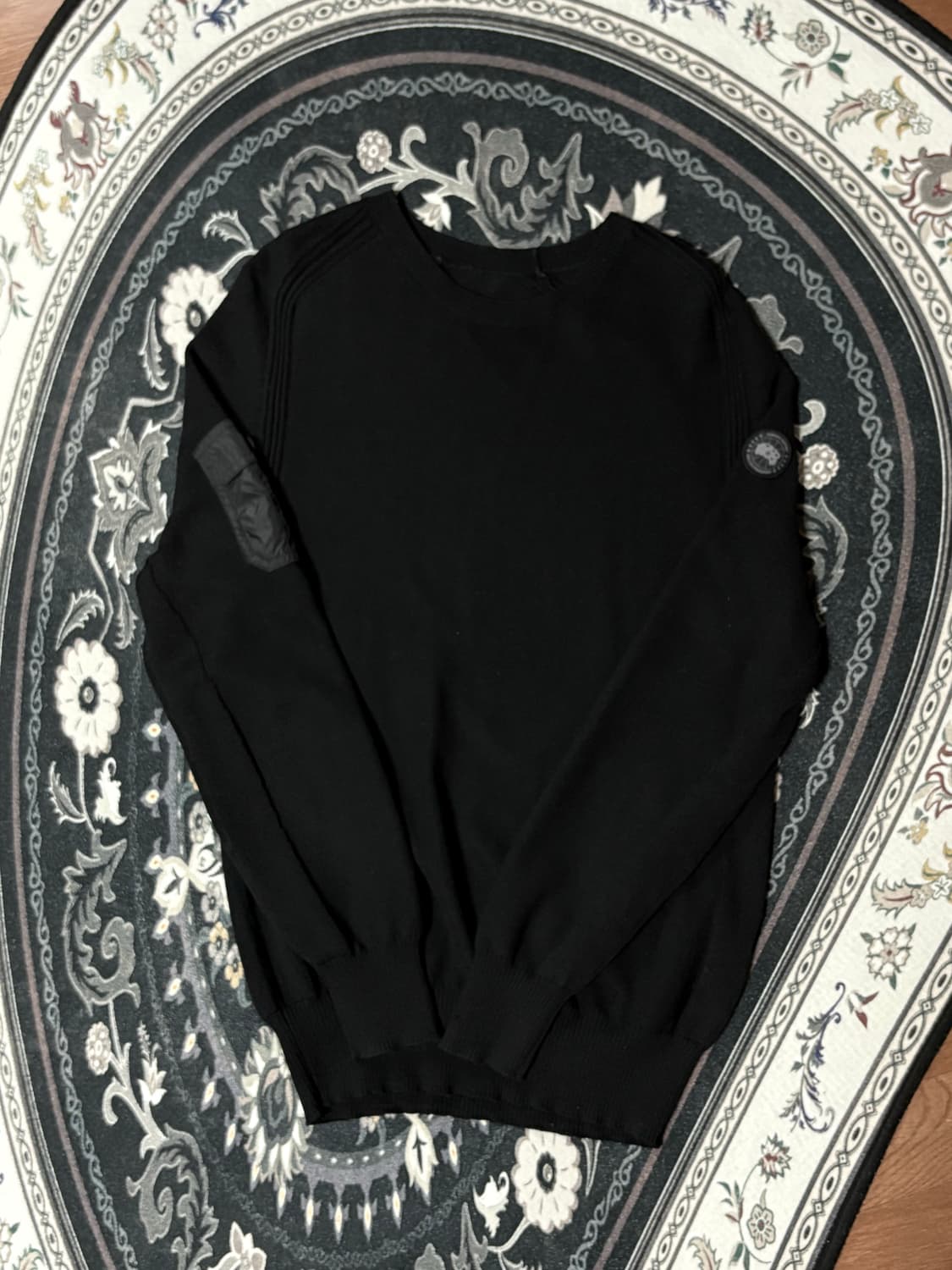 캐나다 구스 남자 블랙 니트 m size 상품이미지1