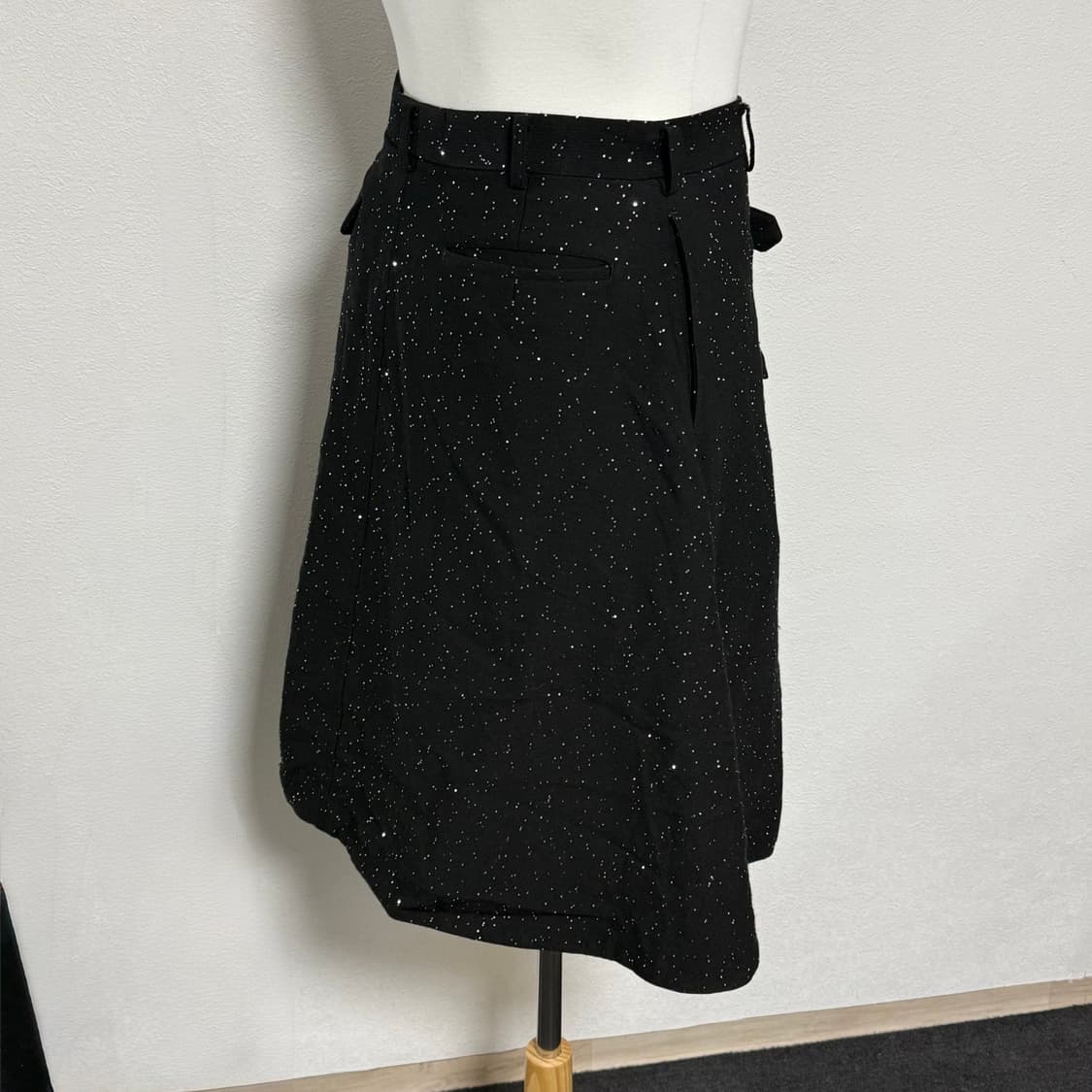 25ss 꼼데가르송 옴므플러스 스팽글 스커트 팬츠 s 상품이미지2