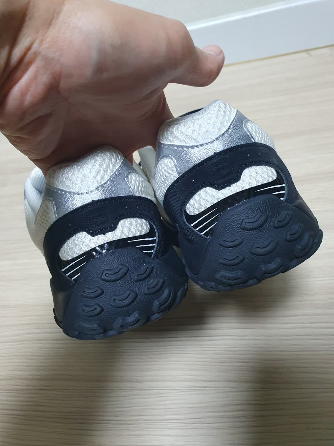 휠라 에샤페 실버문 운동화 260 상품이미지6