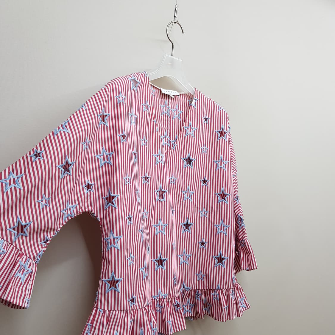 산드로 스타 컷아웃 스트라이프 블라우스 2사이즈 상품이미지4