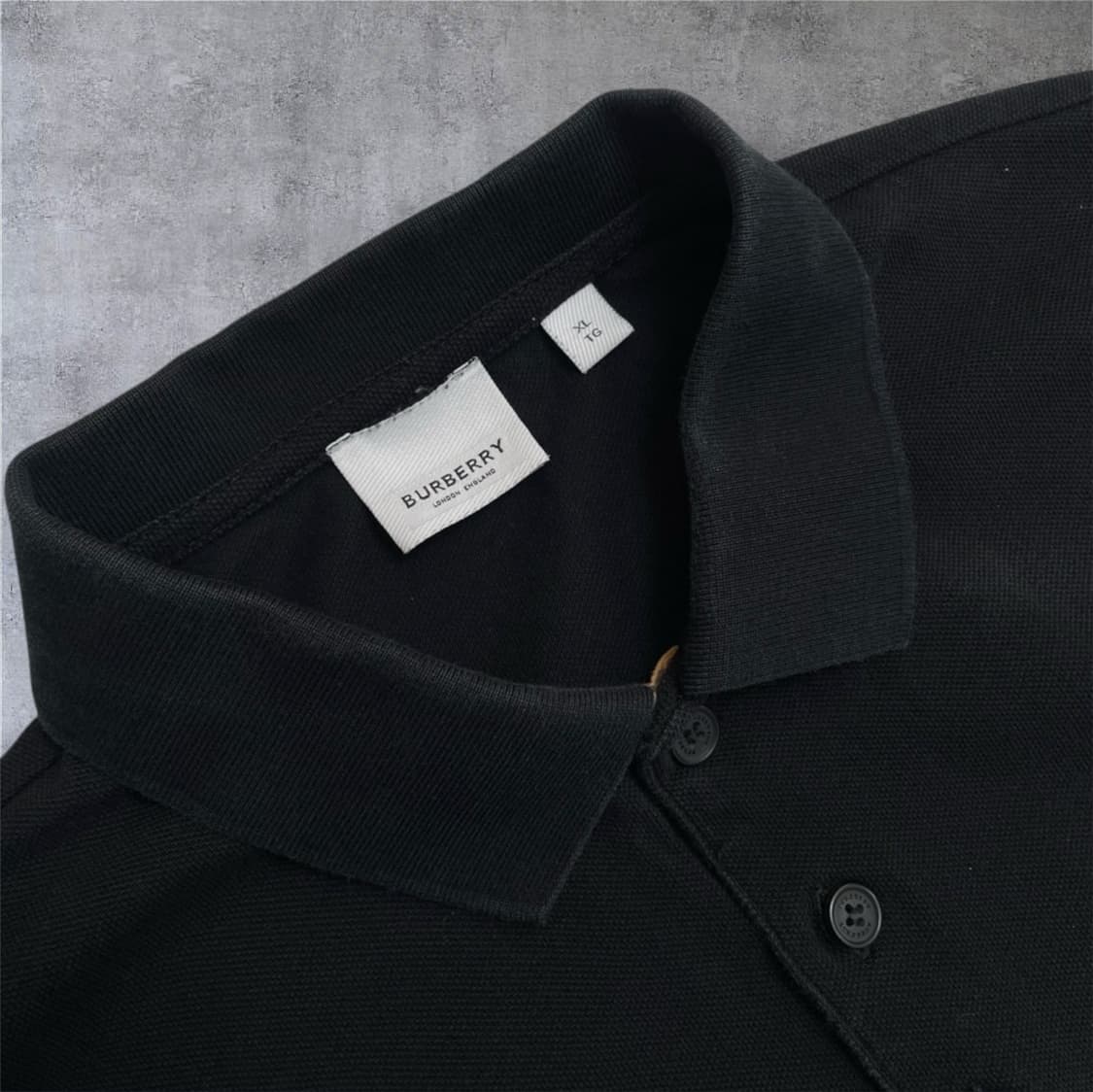 버버리 Burberry 블랙 로고 자수 긴팔 카라티 XL 상품이미지2