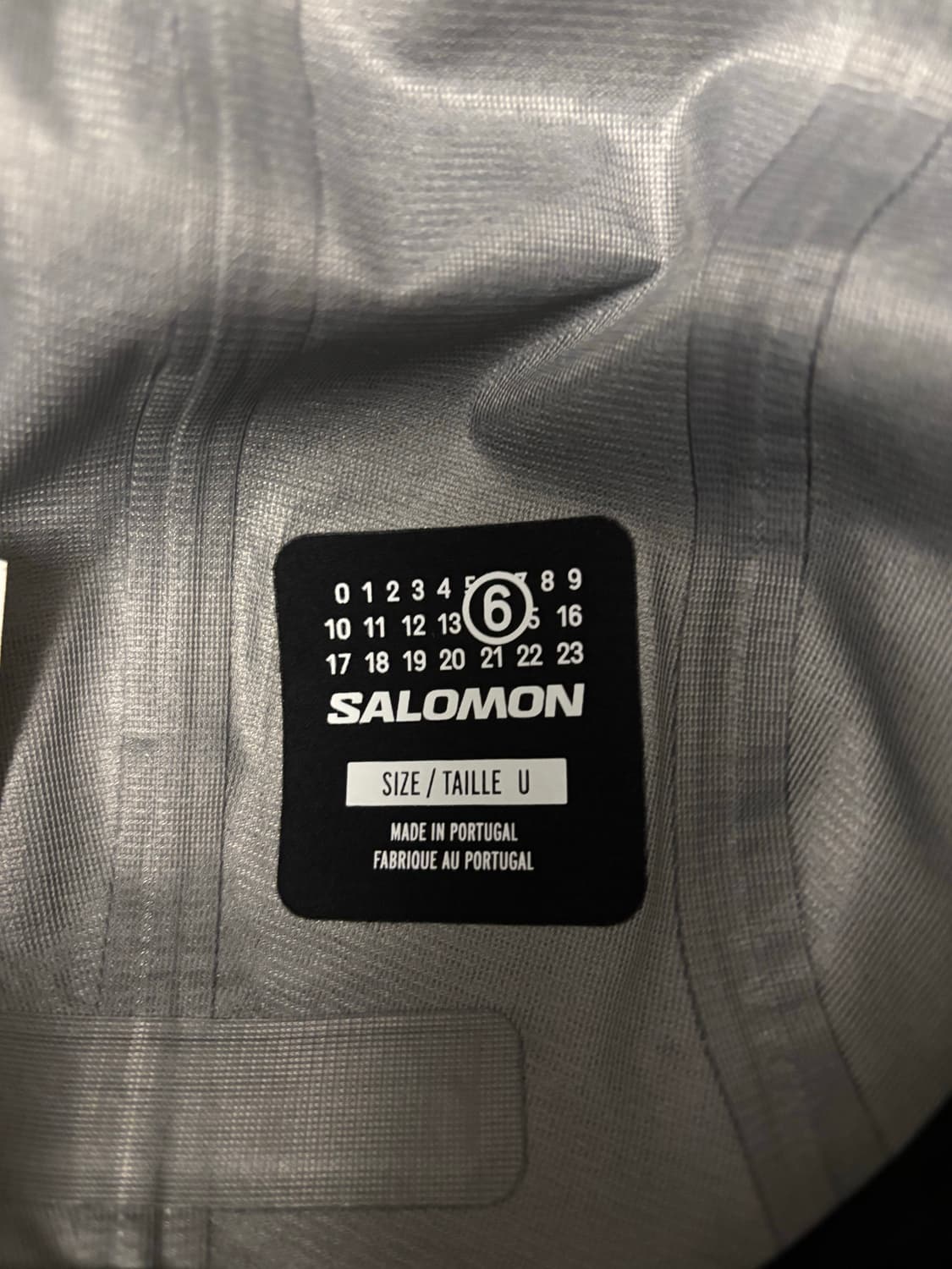 살로몬xMM6 메종 마르지엘라 캡 딥 블랙 상품이미지5