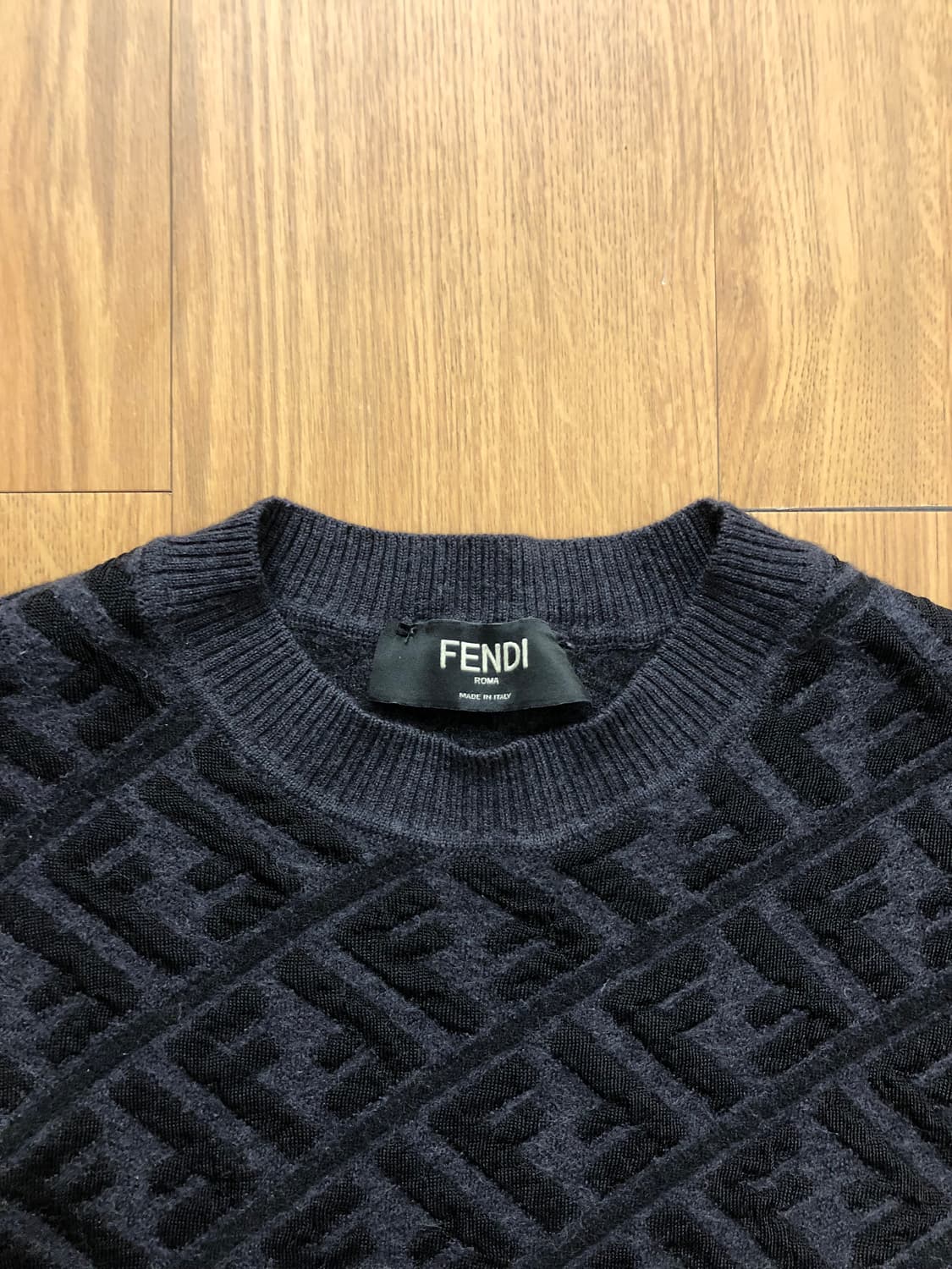 펜디 모노그램 주카 패턴 라운드넥 스웨터 상품이미지8