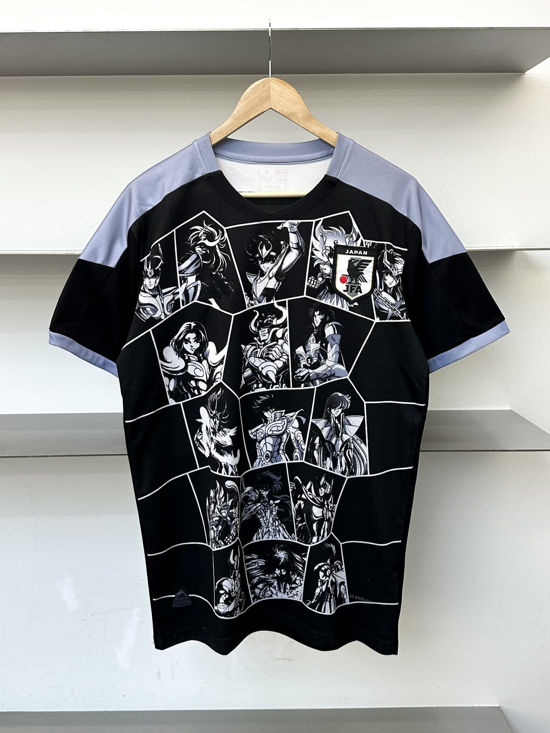 아디다스 23/24 재팬 골드 세인트 세이야 키트 상품이미지1