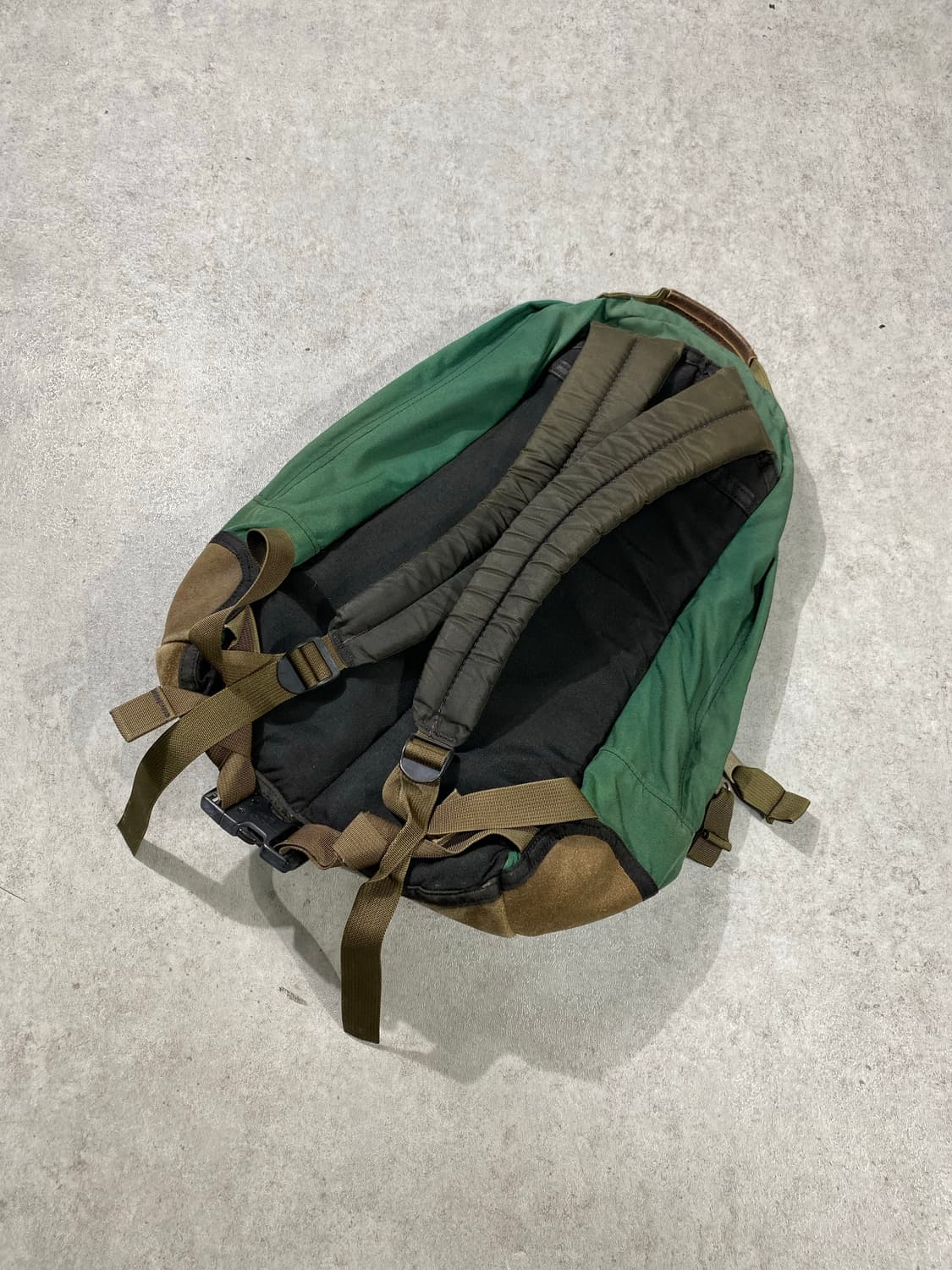 [37*50] 90s Gregory 그레고리 스웨이드 바텀 백팩 상품이미지7