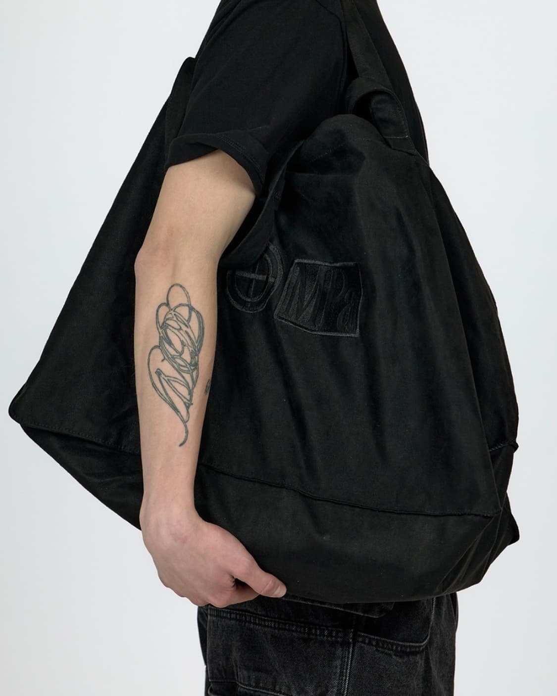 플라스틱 프로덕트 MPa SUEDE BIG BAG (BLACK) 상품이미지1