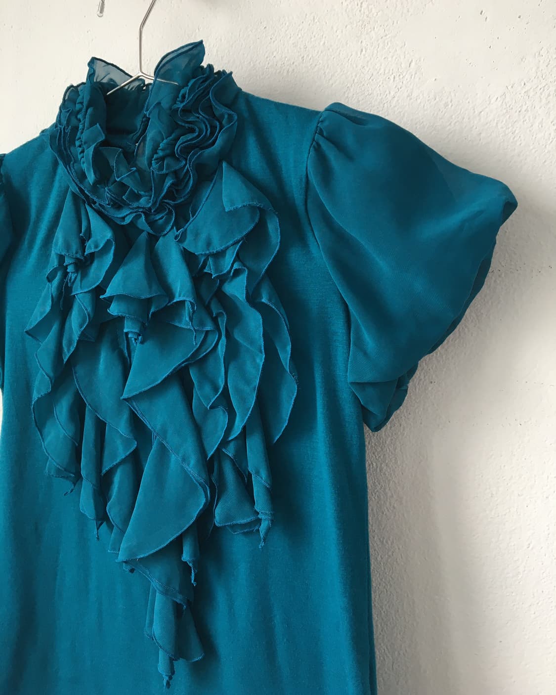 Ruffle point high neck top 상품이미지4