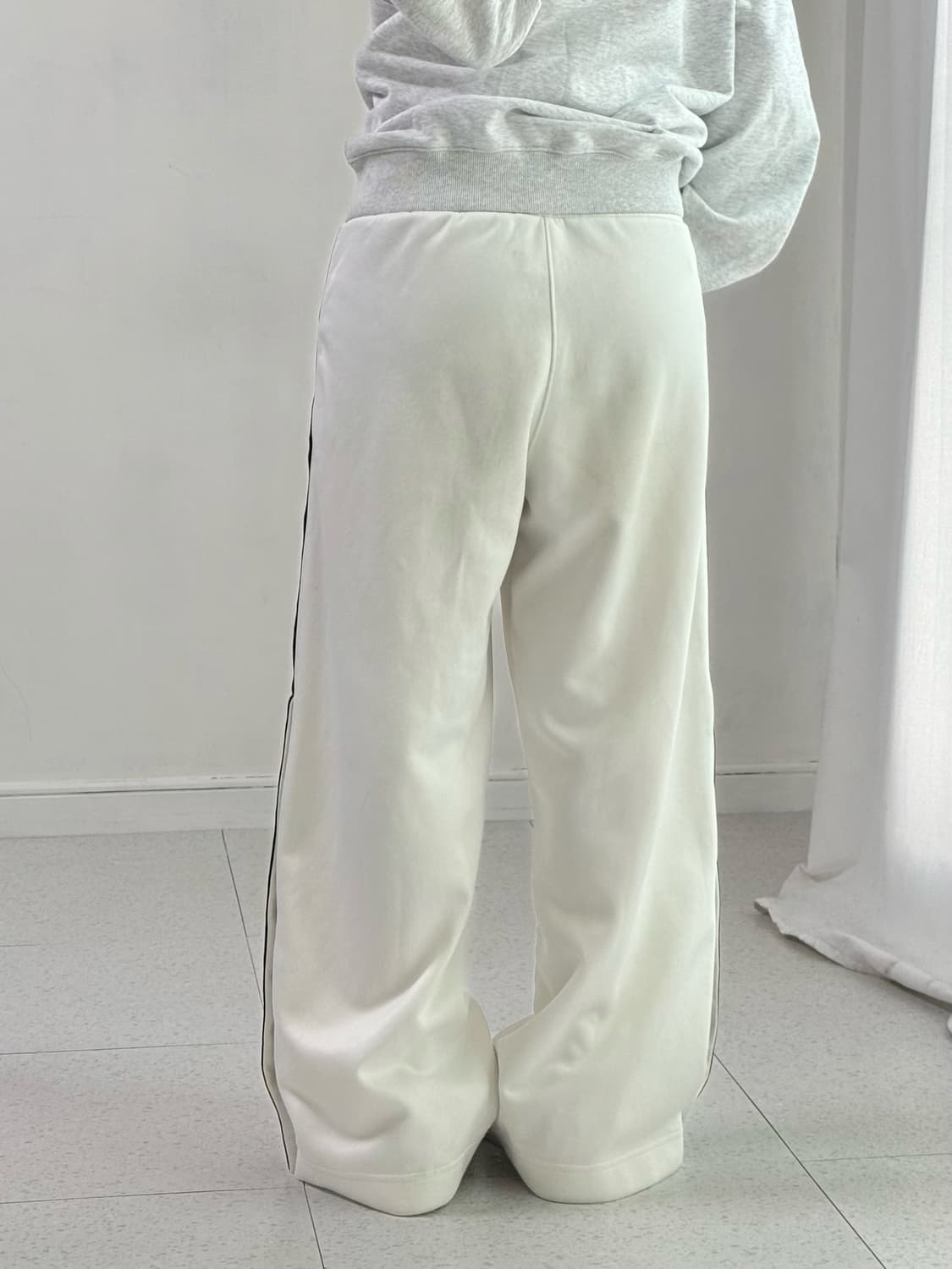 나이키 화이트 트레이닝 팬츠 상품이미지4