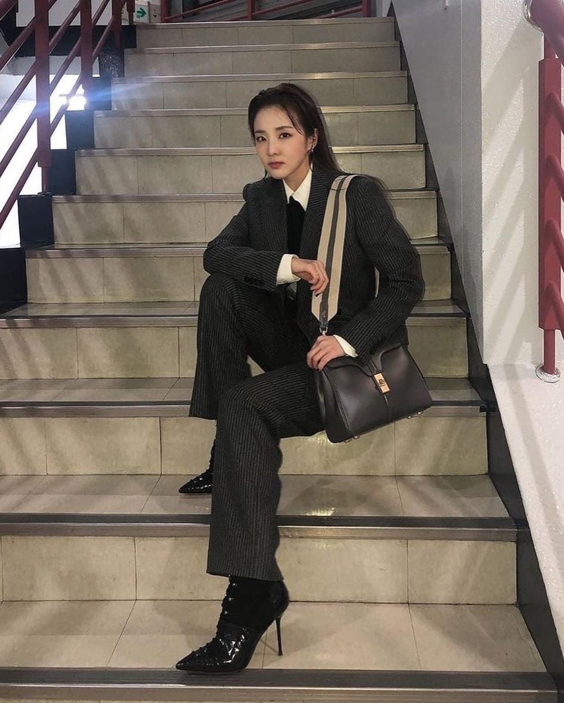 [블랙핑크 리사님 착용] 셀린느 울 플라넬 플레어 팬츠 상품이미지3