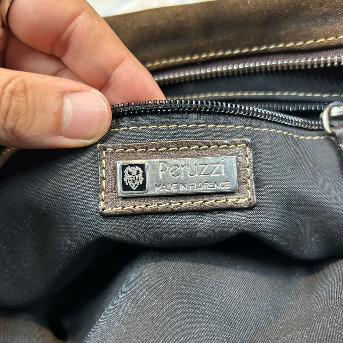 Peruzzi ITALY 브라운 스웨이드 벨트 장식 숄더백 가방 상품이미지7