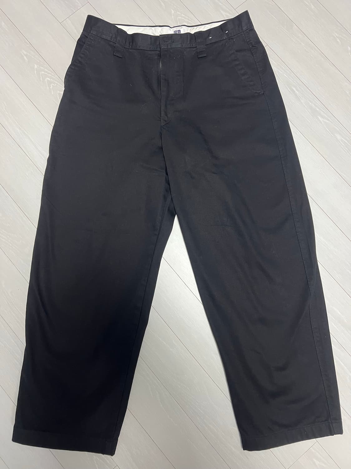 유니클로 와이드 핏 치노팬츠 블랙 85사이즈 (짧은기장) 상품이미지1