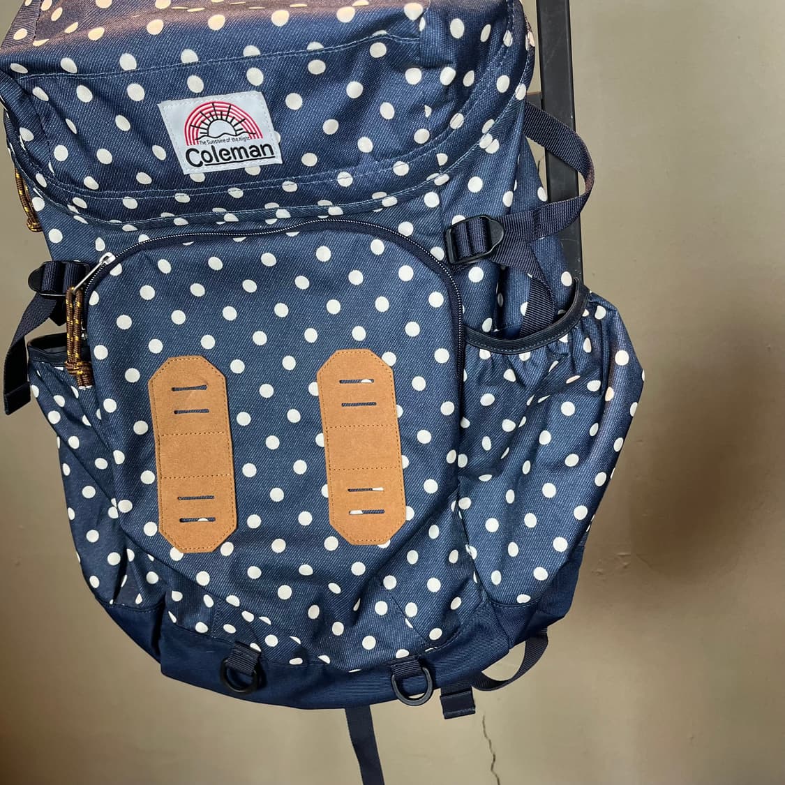 콜맨 도트 백팩 상품이미지5