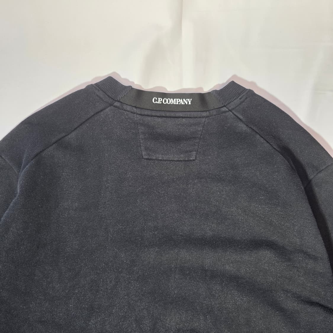 [2XL]CP컴퍼니 렌즈 와펜 블랙 맨투맨 상품이미지9