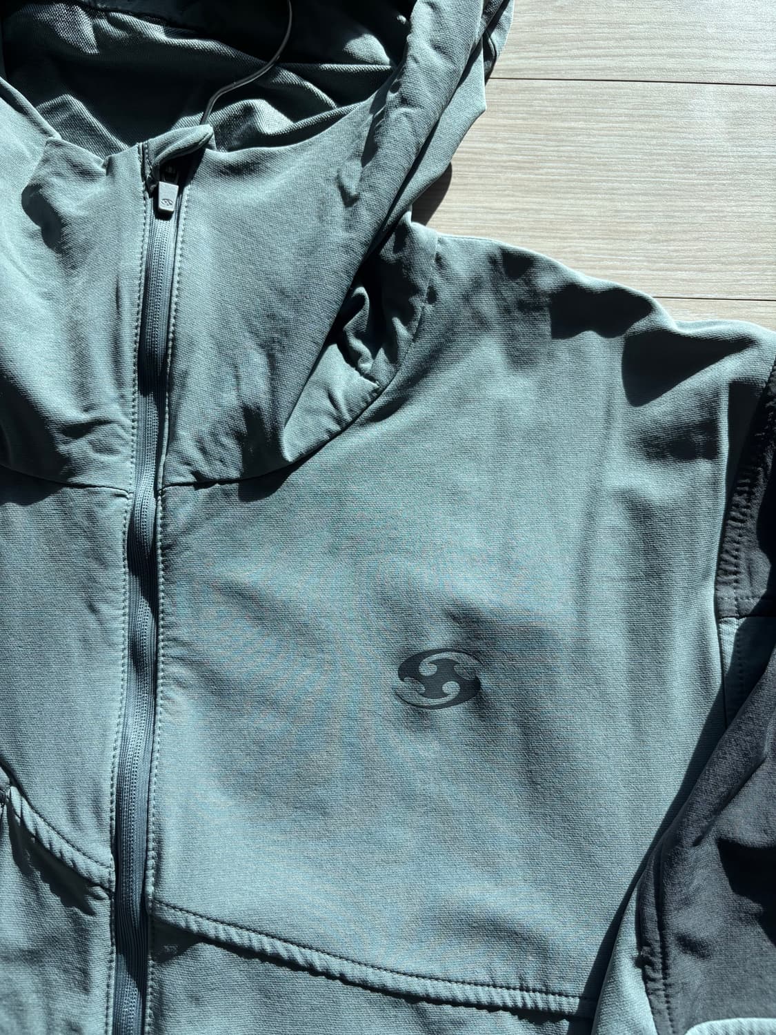 산산기어 인슐레이션 후드자켓 그레이 팝니다! 상품이미지2