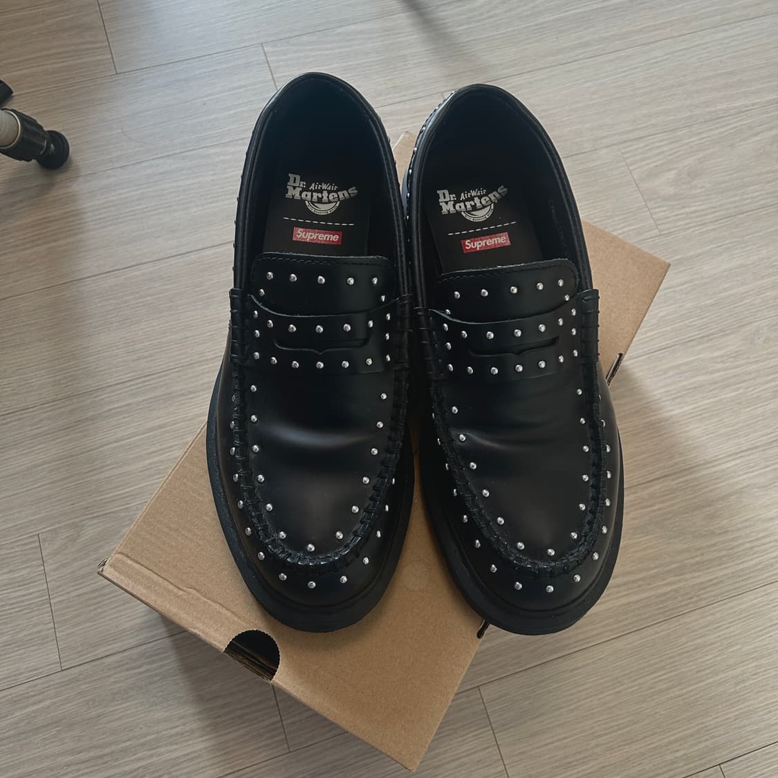 슈프림 닥터마틴 스터드로퍼 us9(270) 상품이미지1