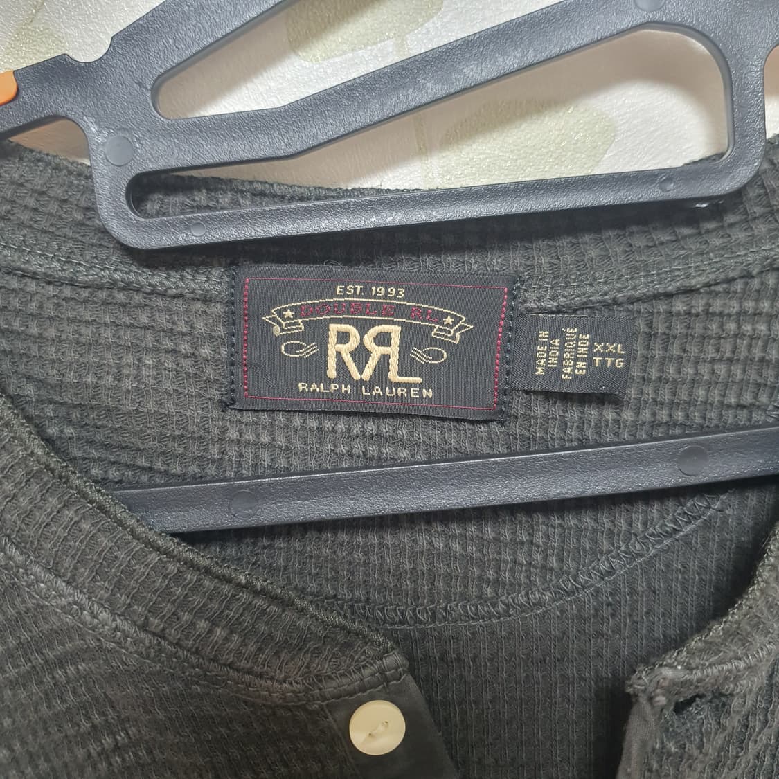 더블알엘 워싱 블랙 헨리넥 판매합니다. 상품이미지3