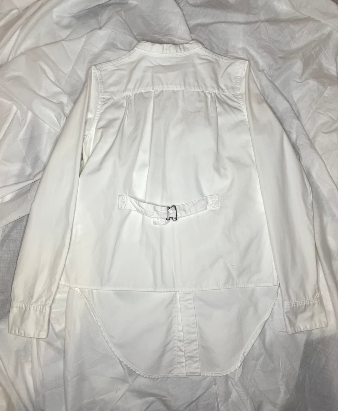 캐피탈 화이트 밴드 칼라 패치 포켓 셔츠 상품이미지2