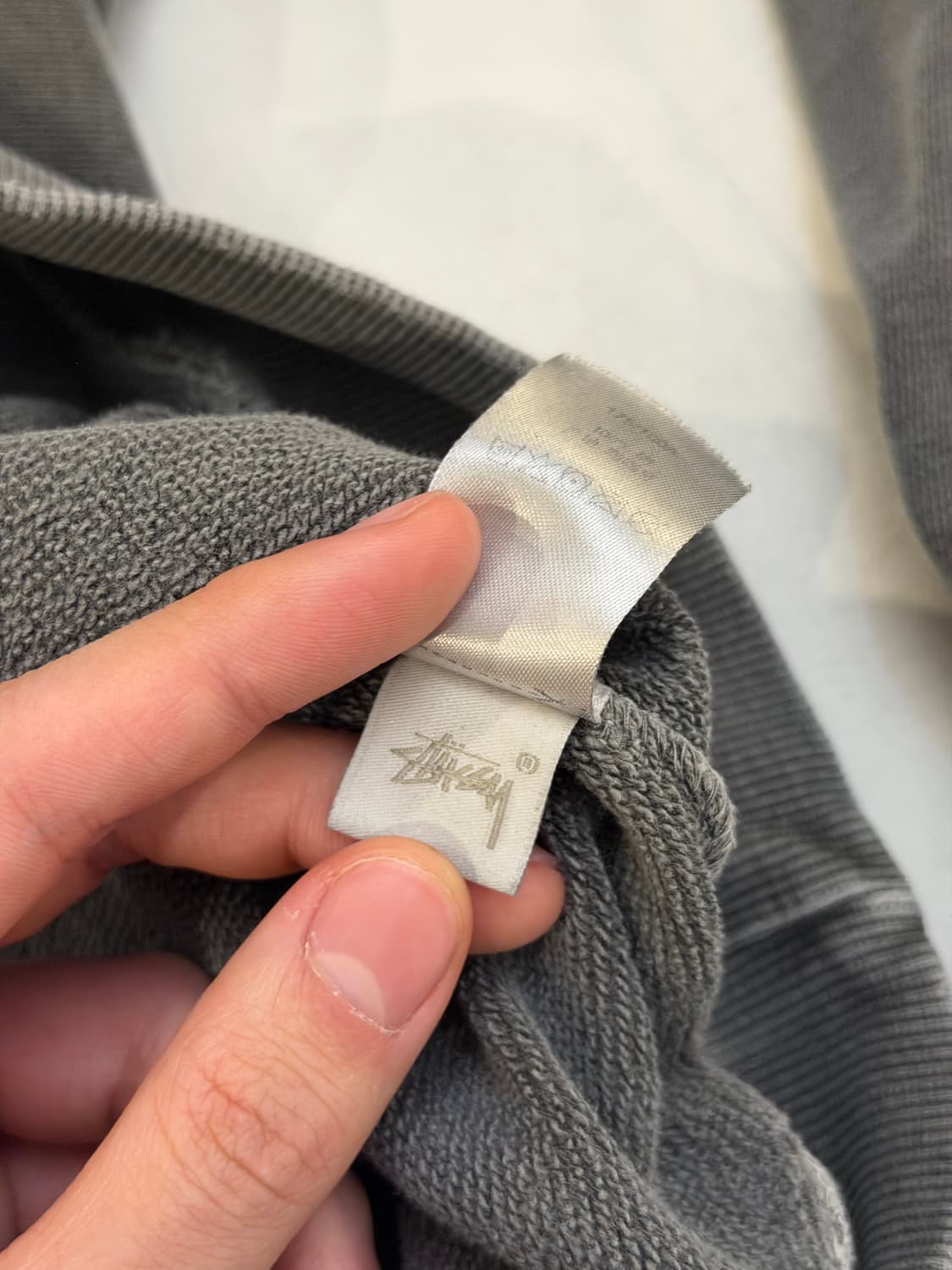 스투시 8볼 피그먼트 맨투맨 스웻셔츠 블랙 상품이미지7