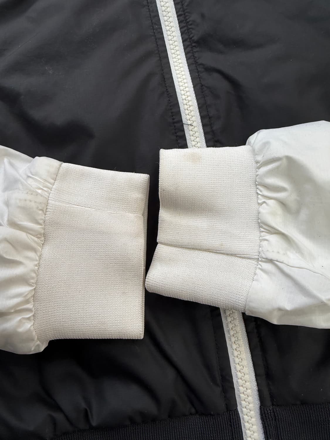 정품) 나이키 여성 핑크로고 바람막이 L 상품이미지5