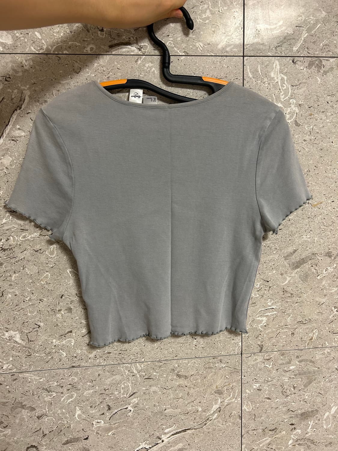 h&m 크롭 티셔츠 상품이미지2