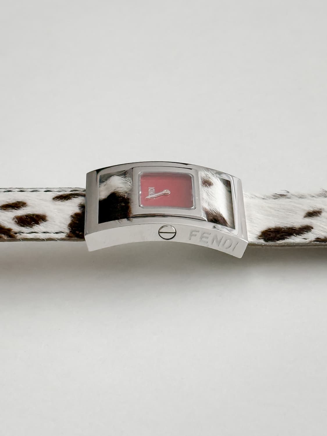 펜디 핑크 다이얼 시계 상품이미지7