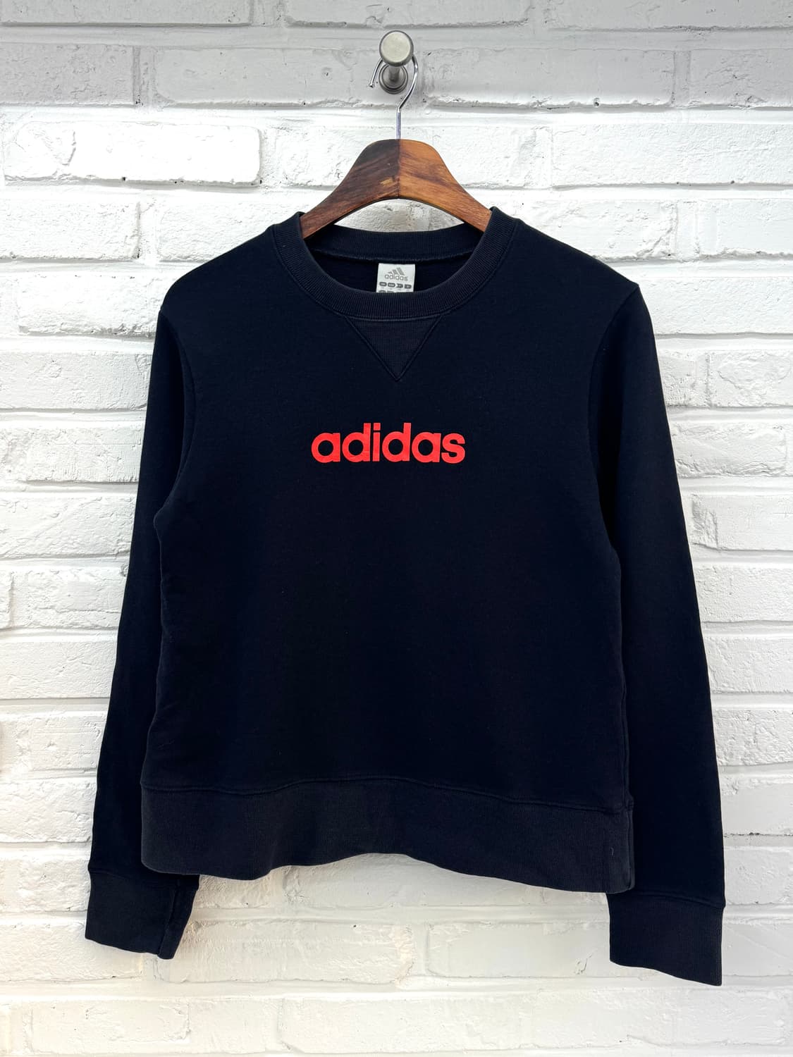 아디다스 레드로고 네이비 맨투맨 상품이미지1